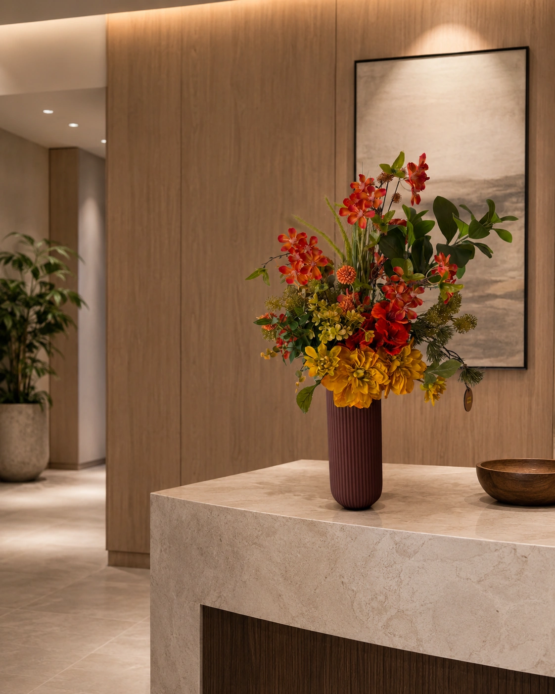 Arranjo de Flores Tropicais Laranja e Amarela - Vaso de Cerâmica Terracota Canelado 4