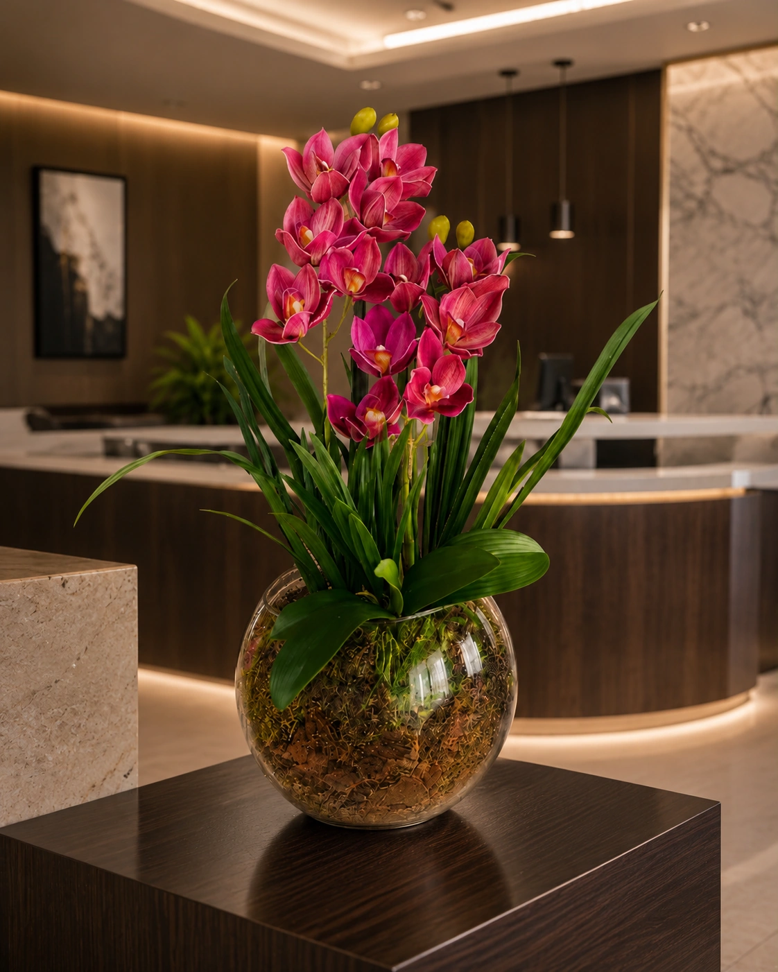 Arranjo de Orquídeas Pink em Vaso de Vidro Redondo com Musgo 4