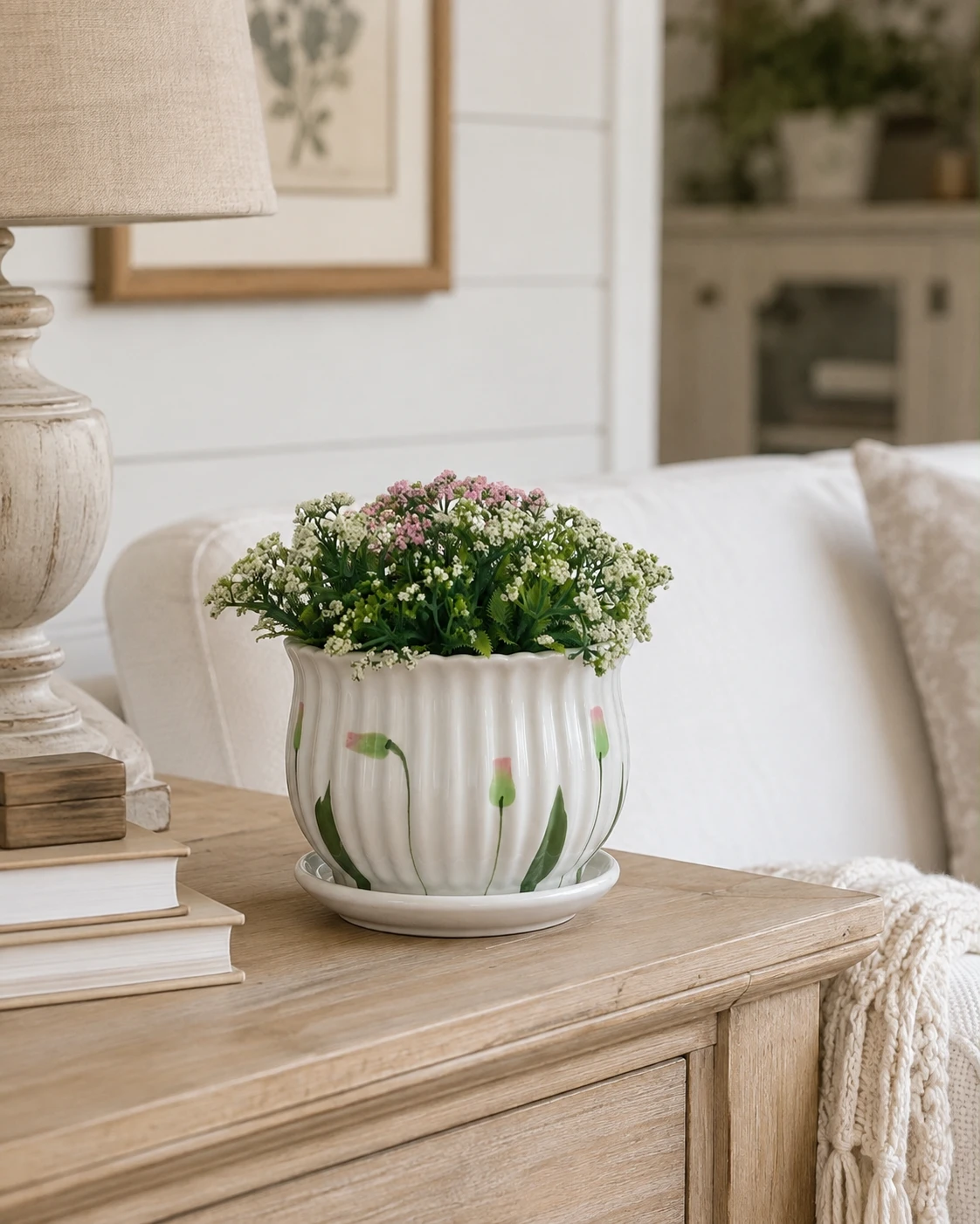 Arranjo de Flores Brancas e Rosadas em Vaso Floral Casa Feliz