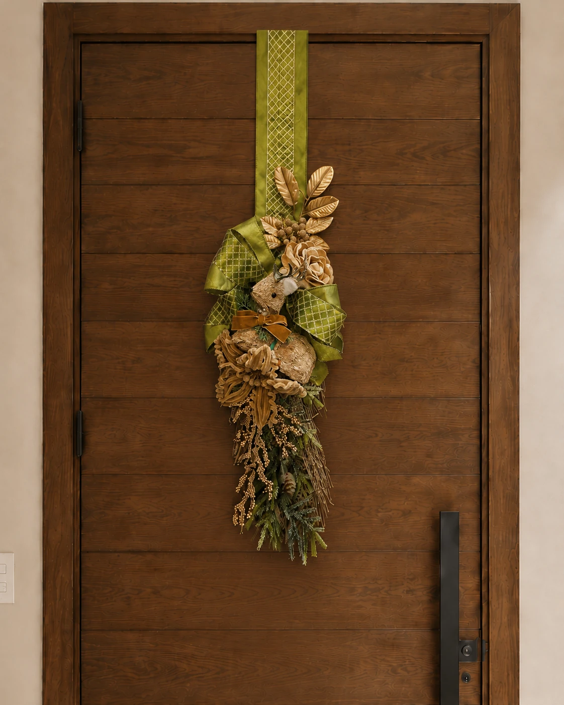 Escapulário de Porta Natalino Cervo e Dourado - Enfeite Duplo Premium Verde Sage 2