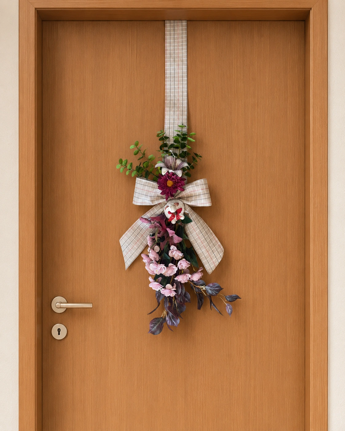 escapulario de porta xadrez com flores lilases e ovelhinha 01
